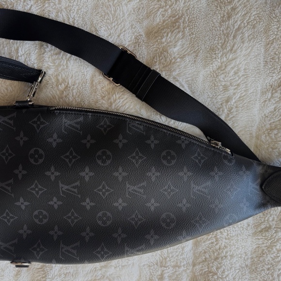 Louis Vuitton Duo Sling bag - Picture 4 of 8